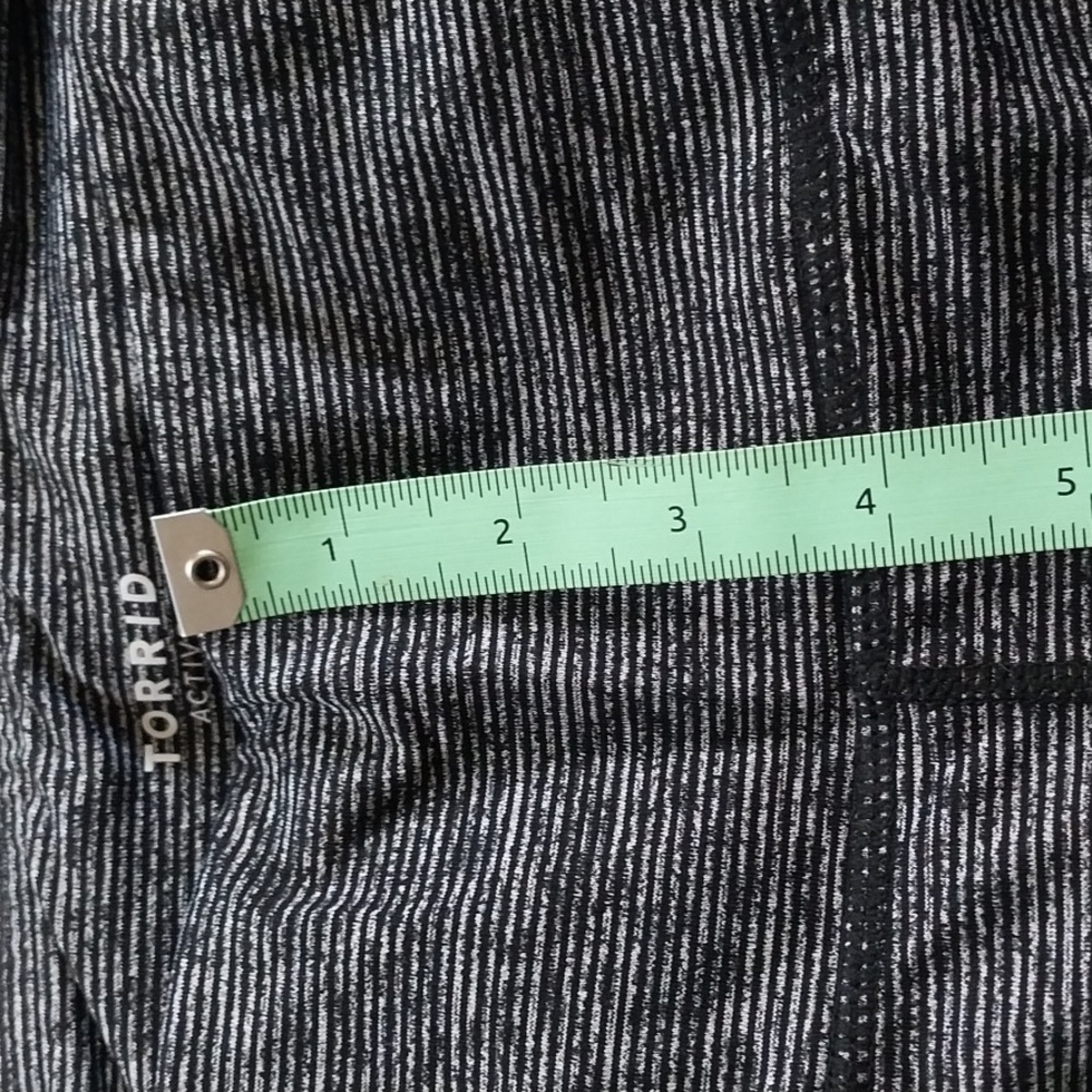 Torrid Active Leggings Size 3 - Picture 6 of 7